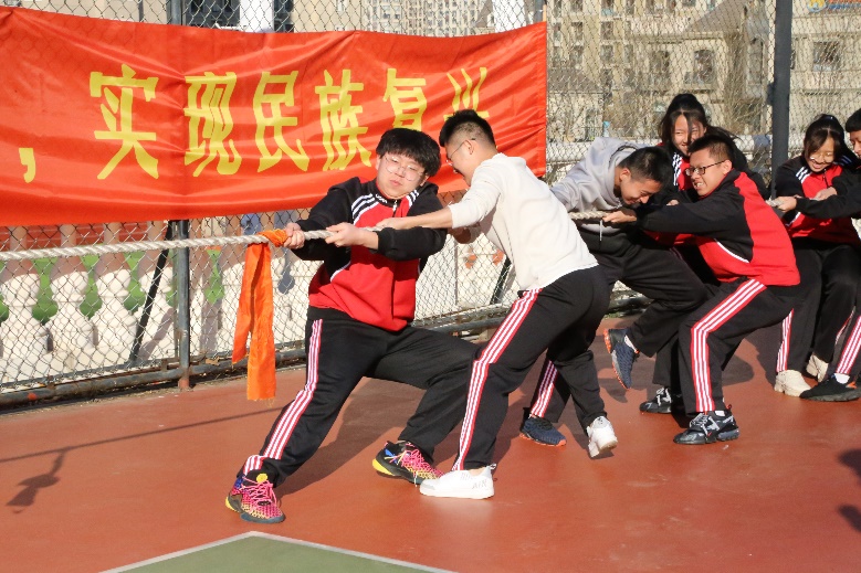 说明: I:\开云kaiyun官方在线入口照片\2020拔河\拔河开幕式\IMG_5627.JPG